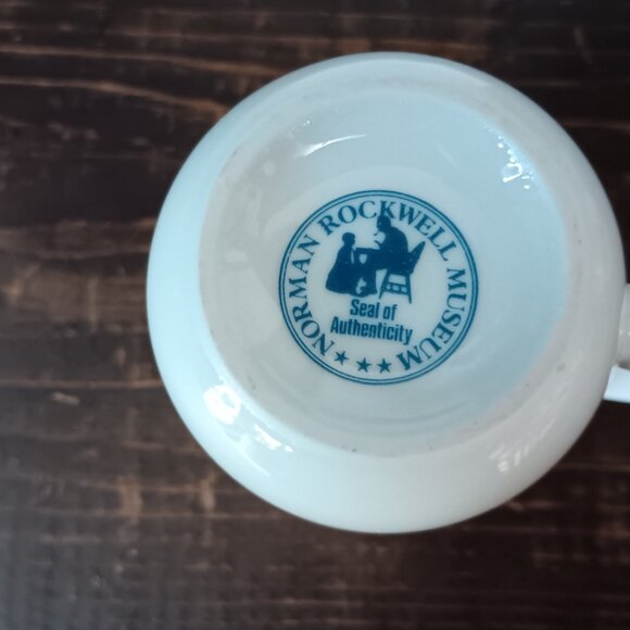 1982 Vintage Norman Rockwell Museum Mugs Cups Set of 2 Gold Trim - Picture 3 of 4